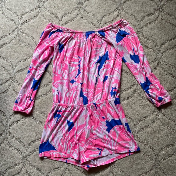 Lilly Pulitzer Lana off or on shoulder romper in beautiful Beach Bliss pattern - Picture 3 of 7